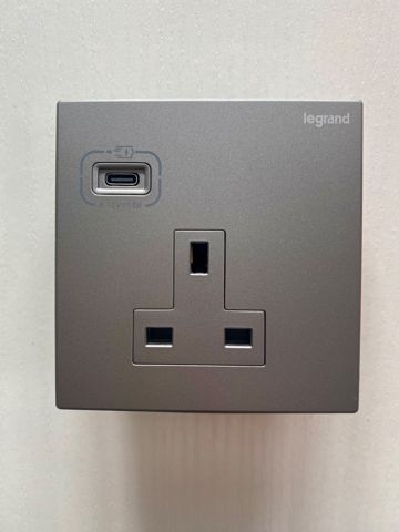 K8 暗銀色 單位13A插座面板連
